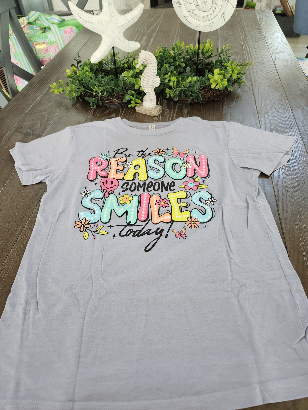 Be the Reason Someone Smiles Today Graphic Tee - Light Gray